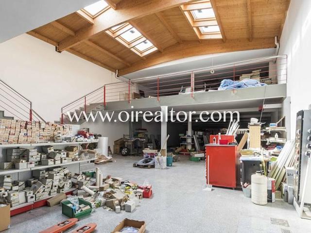 Local comercial en venta en Sant Joan Despí photo 0