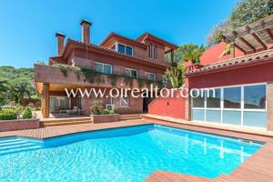 Casas de pueblo en venta en Teià photo 0