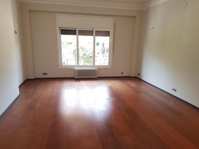 Apartamento en venta en Barcelona photo 0
