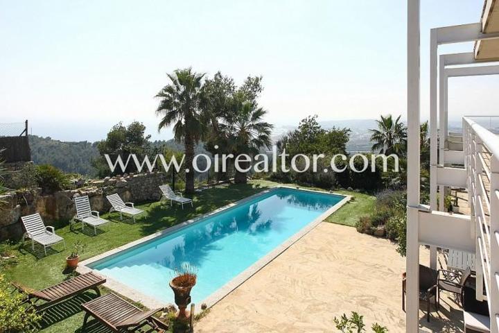 Casas de pueblo en venta en Sitges photo 0