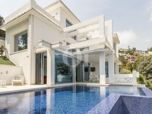 Casas de pueblo en venta en Alella photo 0