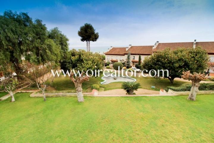 Casas de pueblo en venta en Sant Andreu de Llavaneres photo 0