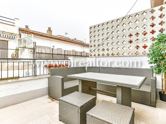 Local comercial en venta en Sitges photo 0