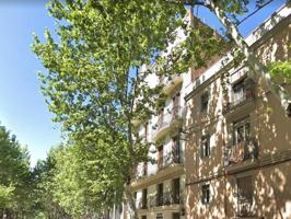 Local comercial en venta en Barcelona photo 0