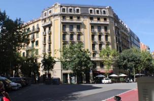 Local comercial en venta en Barcelona photo 0