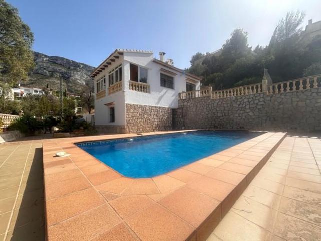 Chalet en venta en Denia photo 0