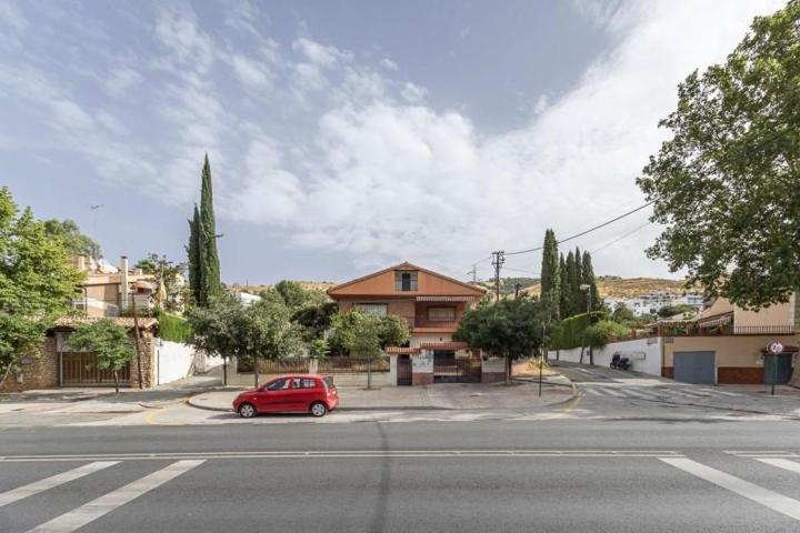 Casa en venta en Granada, Carretera de la sierra photo 0