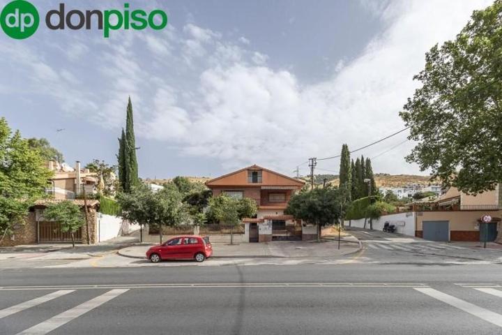 Casa en venta en Granada, Carretera de la sierra photo 0