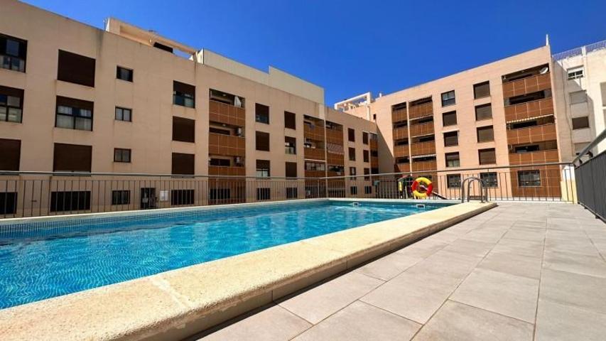 Apartamento en venta en Torrevieja, Centro photo 0