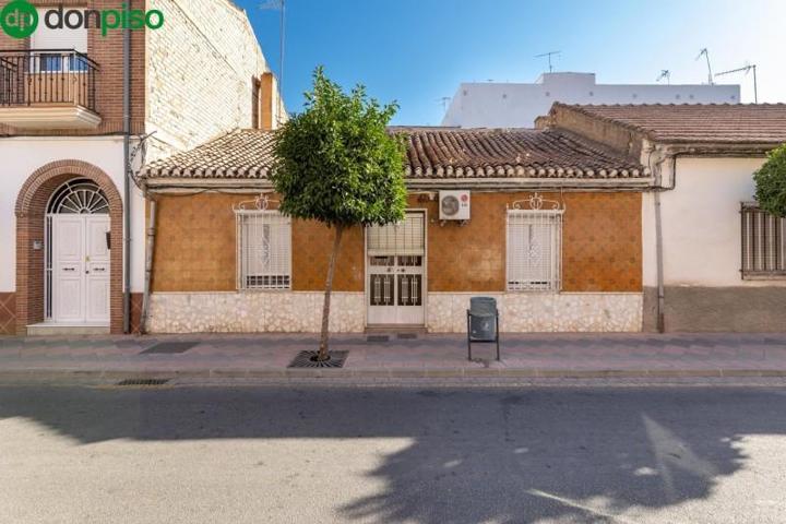 Casa en venta en Armilla, Tres Cruces photo 0