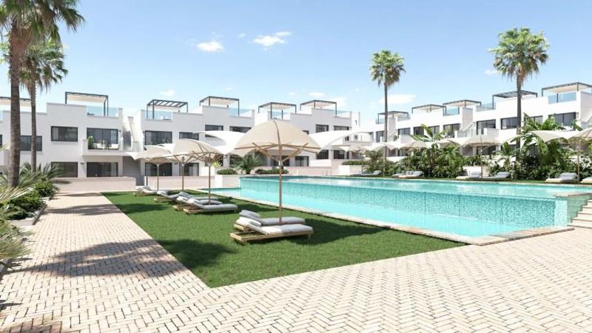 Bungalow en venta en Torrevieja, Los balcones photo 0