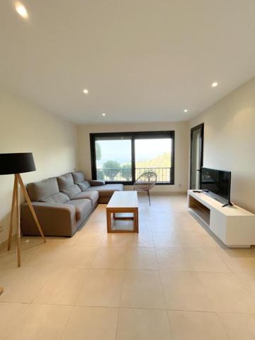 Apartamento en venta en Marbella, Los Monteros photo 0