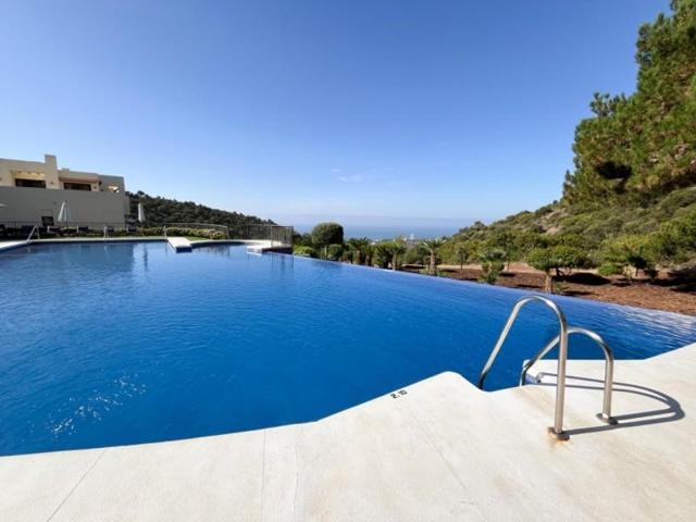 Apartamento en venta en Marbella, Los Monteros photo 0