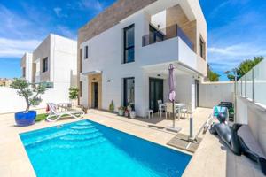 Chalet en venta en Orihuela Costa, Las Filipinas photo 0