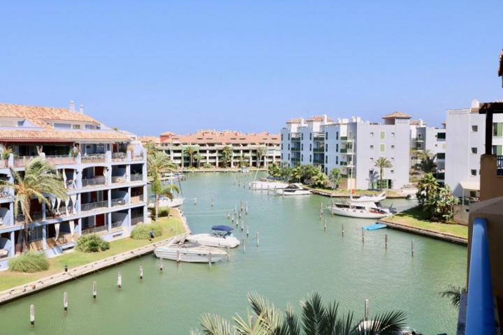 Apartamento en alquiler en Sotogrande, Sotogrande photo 0