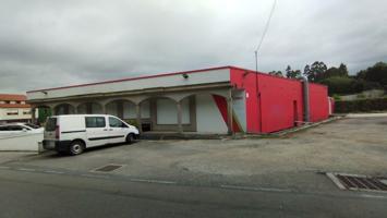 Local comercial en alquiler en Laracha photo 0