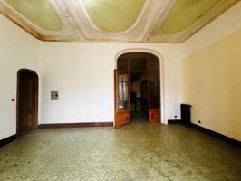 Edificio en venta en Terrassa, Centre photo 0
