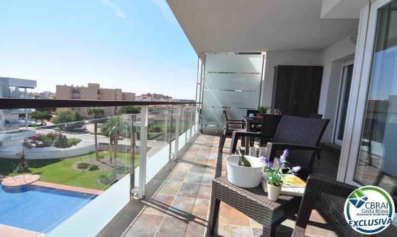 Apartamento en venta en Roses, Santa Margarida photo 0