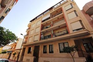 Apartamento en venta en Guardamar del Segura, CENTRO photo 0