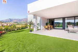 Piso en venta en Estepona, Estepona Golf photo 0