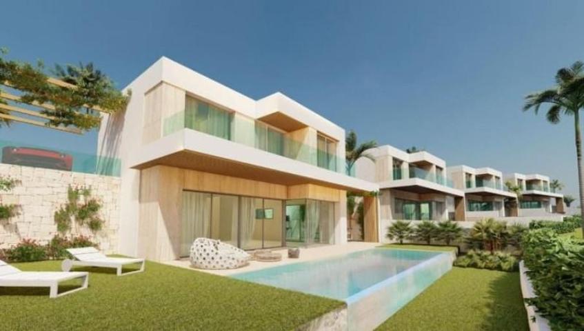 Chalet en venta en Estepona, Urb. Las Villas De Santa Maria photo 0