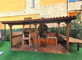 Chalet en venta en Palazuelos de Eresma, Pueblo photo 0