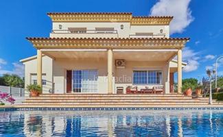 Chalet en venta en El Vendrell, Bonavista photo 0