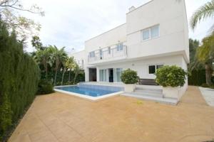 Chalet en venta en Alfaz del Pi, Albir photo 0