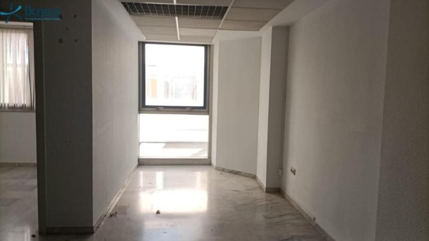 Oficina en venta en Sevilla, Santa Clara photo 0