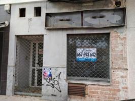 Local comercial en venta en Badajoz, Dehesilla de Calamón - Campomanes photo 0