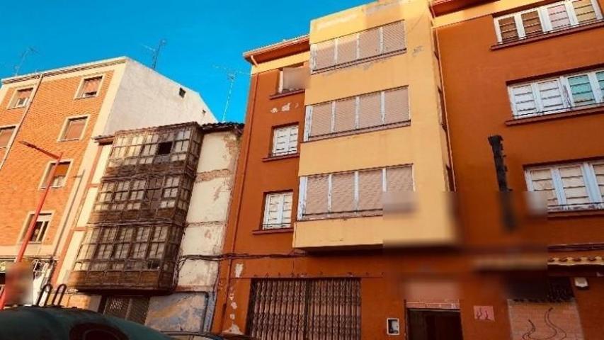 Edificio en venta en Miranda de Ebro, Centro photo 0