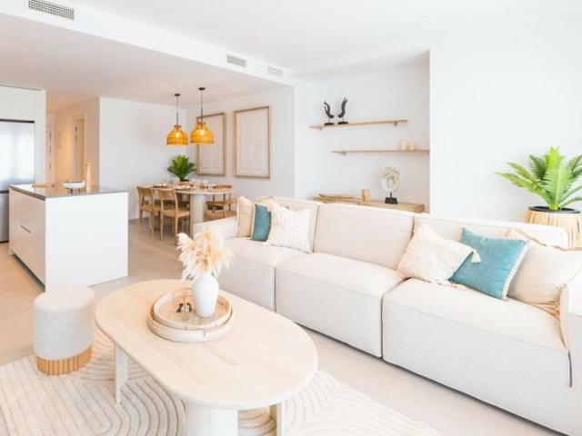Apartamento en venta en Estepona, Cancelada (Nueva Milla De Oro) photo 0