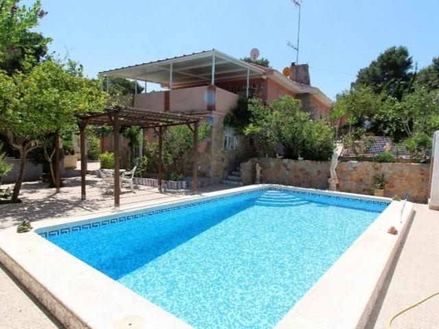 Chalet en venta en Torrevieja photo 0