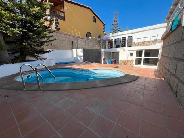 Chalet en venta en Arona photo 0