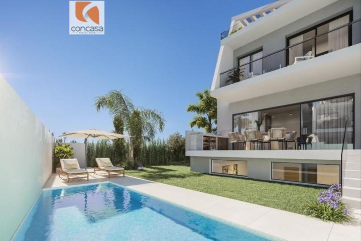 Apartamento en venta en Estepona, El Paraíso photo 0