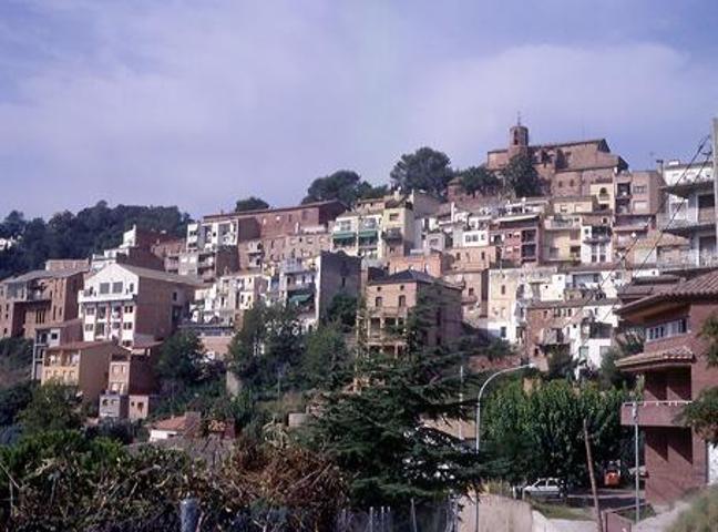 Edificio en venta en Cornellà de Llobregat, Almeda photo 0