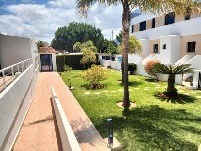 Adosada en venta en Denia, Marinas - Deveses photo 0