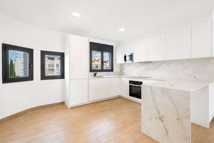 Edificio en venta en Empuriabrava, Caballito del mar photo 0