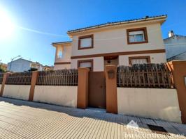 Chalet en venta en Linares, Calle Orujo, 23700 photo 0