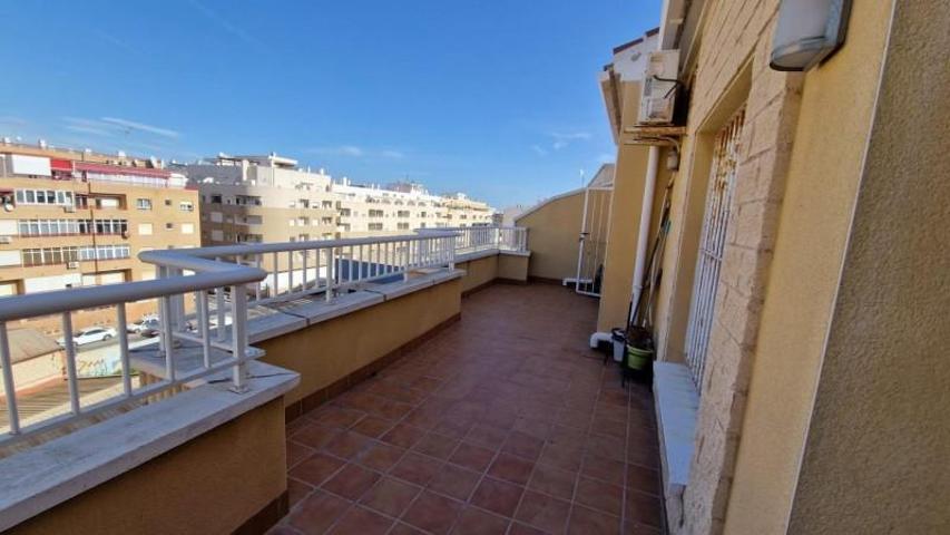 Apartamento en venta en Torrevieja photo 0