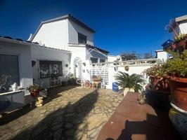 Chalet en venta en L'Escala, Carrer Puig, 17130 photo 0