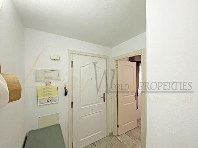 Apartamento en venta en Los Cristianos, Avenida San Francisco, 38650 photo 0