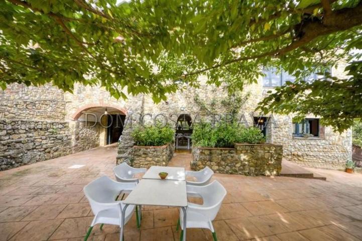 Casa con terreno en venta en Cistella, Alt Empordà photo 0