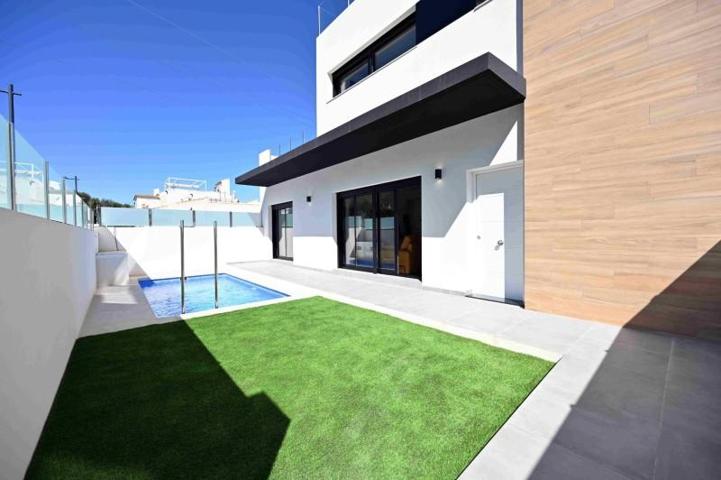 Casas de pueblo en venta en Orihuela Costa, Las Filipinas photo 0