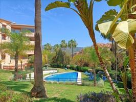 Apartamento en venta en Marbella, Elviria photo 0