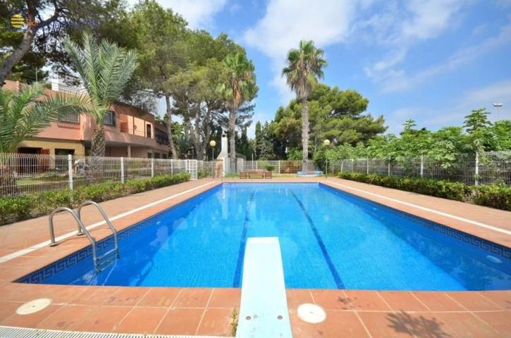 Chalet en venta en Torrevieja photo 0