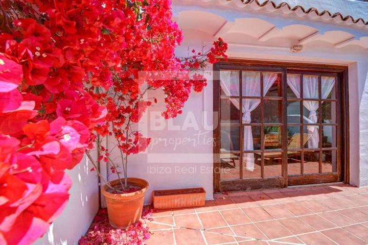 Bungalow en venta en Santa Eulària des Riu photo 0