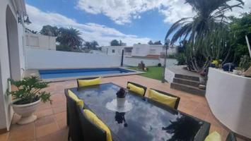 Chalet en venta en Arona, Costa del Silencio photo 0