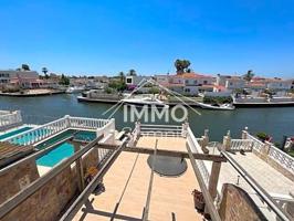 Chalet en venta en Empuriabrava, Carrer Freser, 17487 photo 0