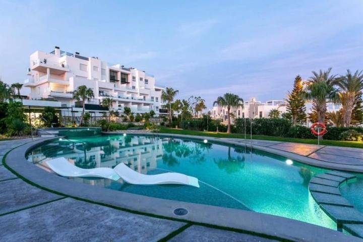 Apartamento en venta en Orihuela, Los Balcones Y los Altos photo 0